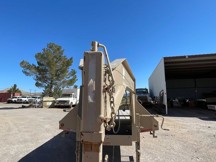 #158-•-2013-big-t-gooseneck-trailer-(has-nm-title)-image-12