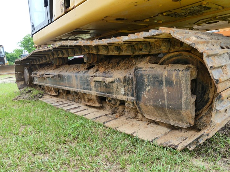 caterpillar-323-image-5