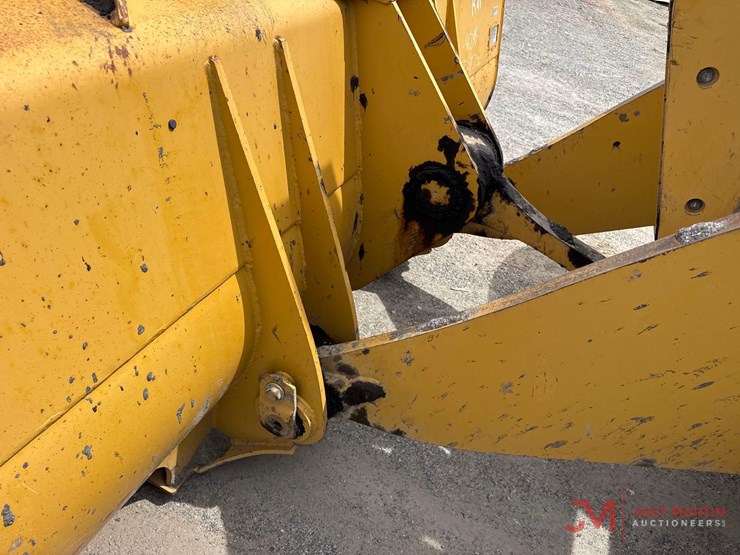 2013-caterpillar-950k-image-10