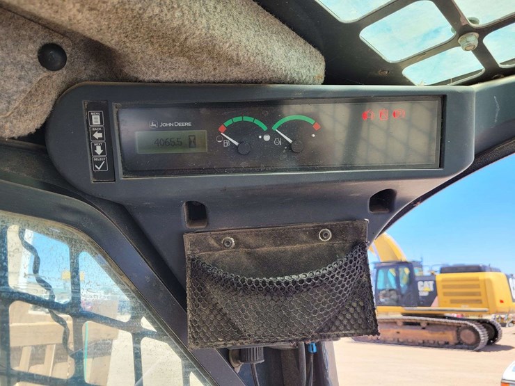 deere-320g-image-16