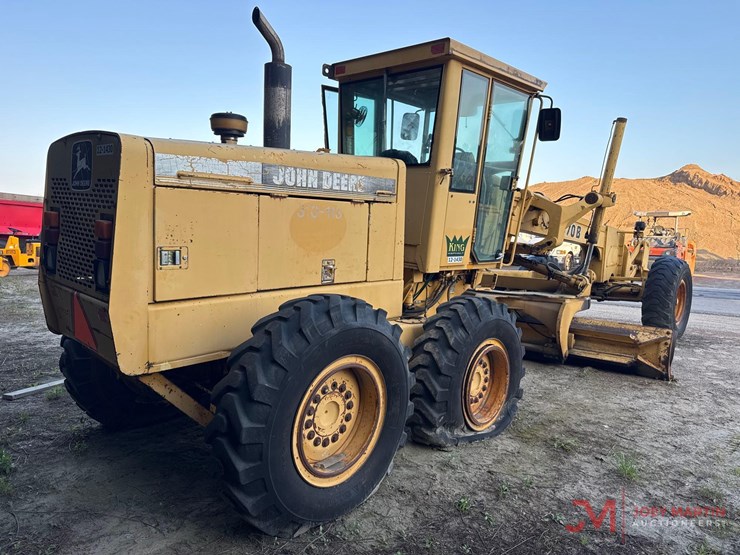 1993-deere-670b-image-2