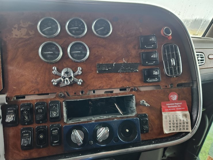 2007-peterbilt-379-image-40