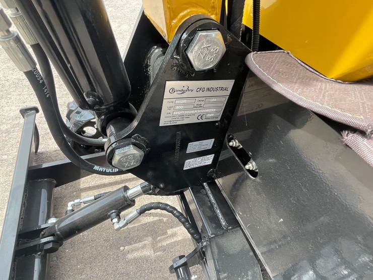 #3003-•-unused-2026-cfg-mini-excavator-image-2