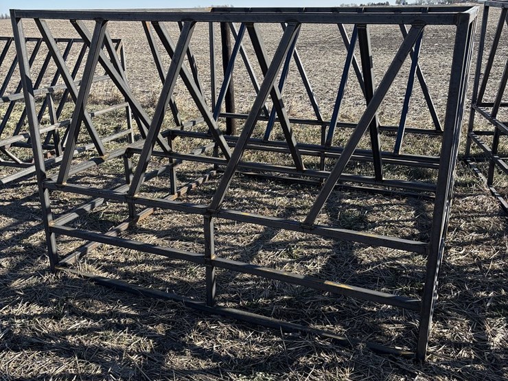 new/unused-steel-haysaver-feeder-image-1