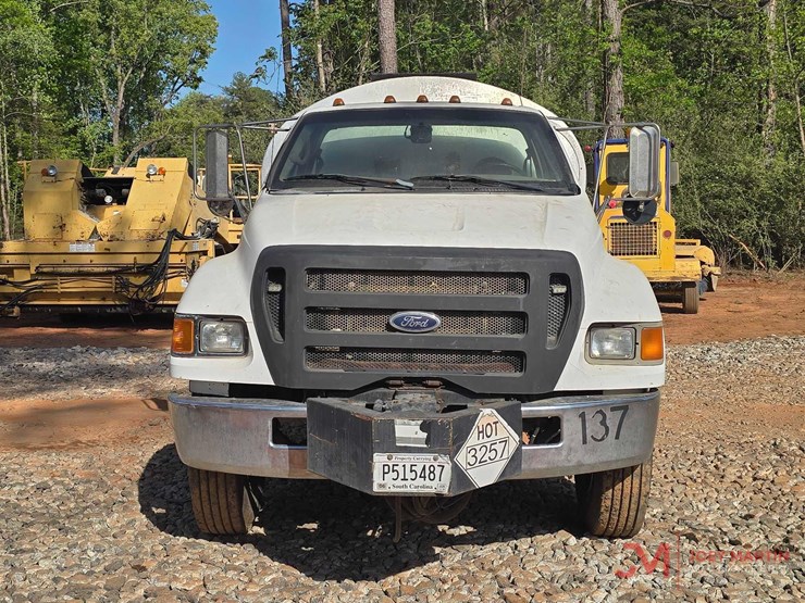 2007-ford-f750-image-8