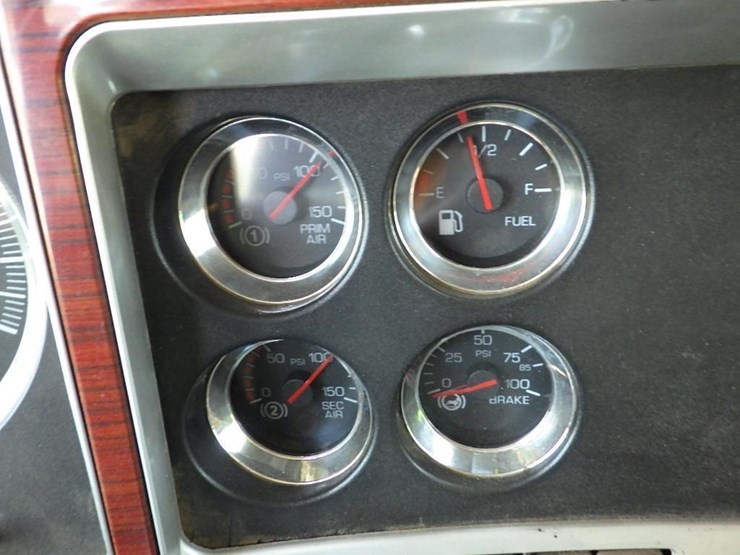 2006-kenworth-t800-image-56