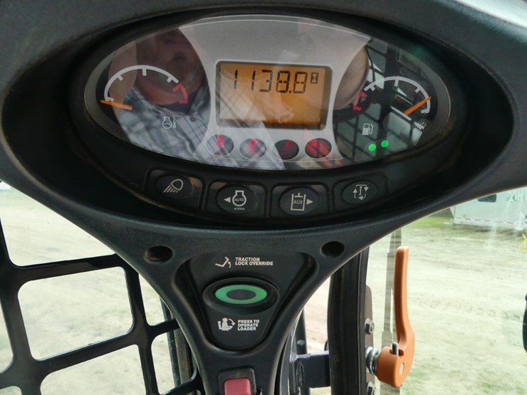 2023-bobcat-t770-image-16