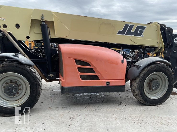 2012-jlg-g12-55a-image-5