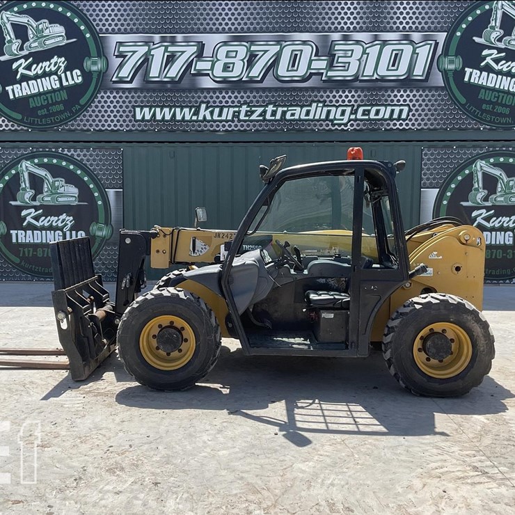 2015 CATERPILLAR TH255C