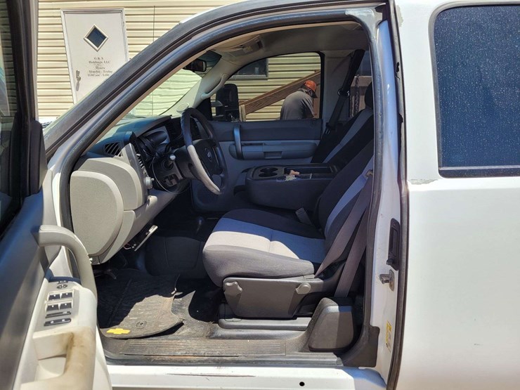 2008-chevrolet-silverado-2500-image-11