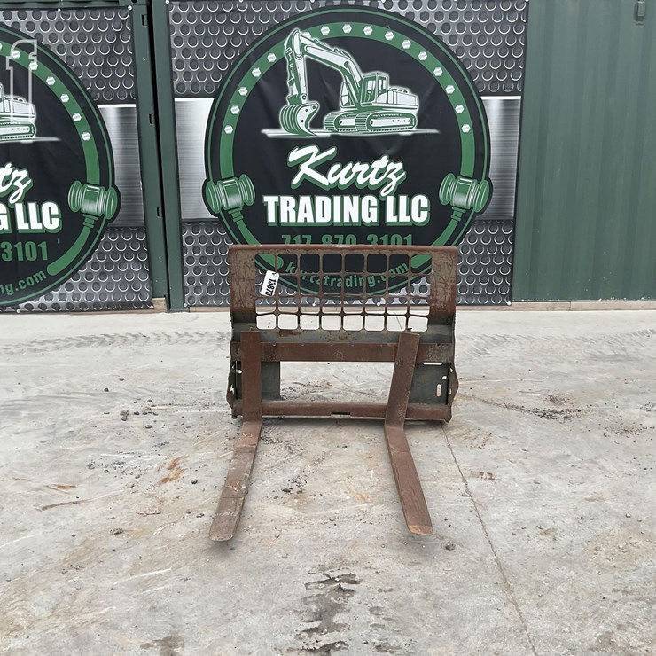 BOBCAT PALLET FORKS