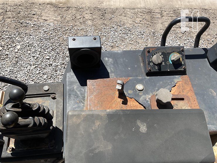 2000-caterpillar-953c-image-14