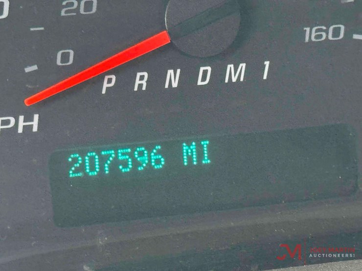 2018-chevrolet-3500-image-19