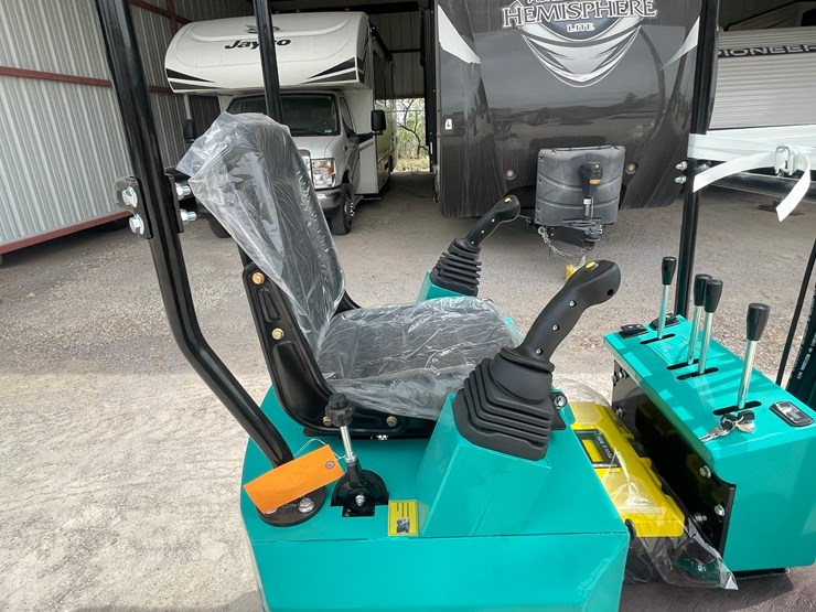 #3006-•-unused-2026-cfg-mini-excavator-image-10
