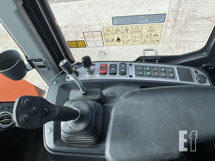 2021-doosan-dl200-5-image-13
