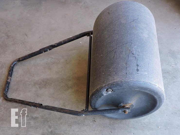 poly-lawn-roller,-26”-wide,-water-fillable-image-2