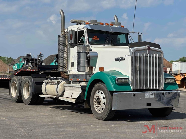 2002-kenworth-w900-image-1