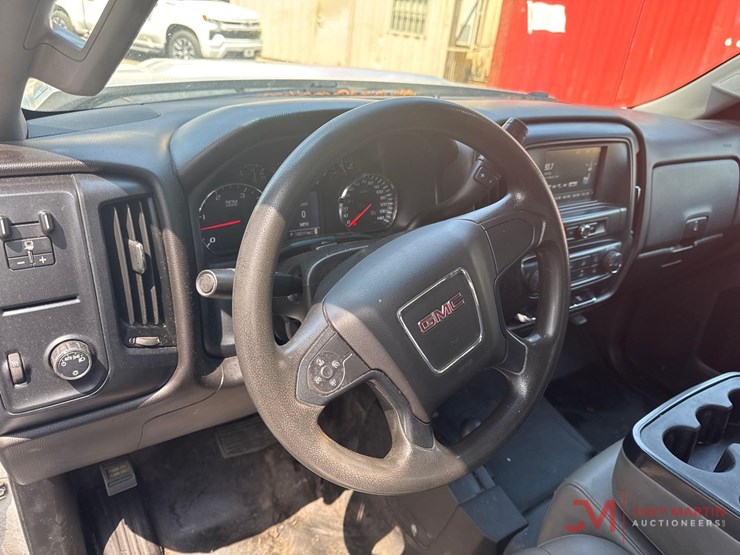 2018-gmc-3500-image-19