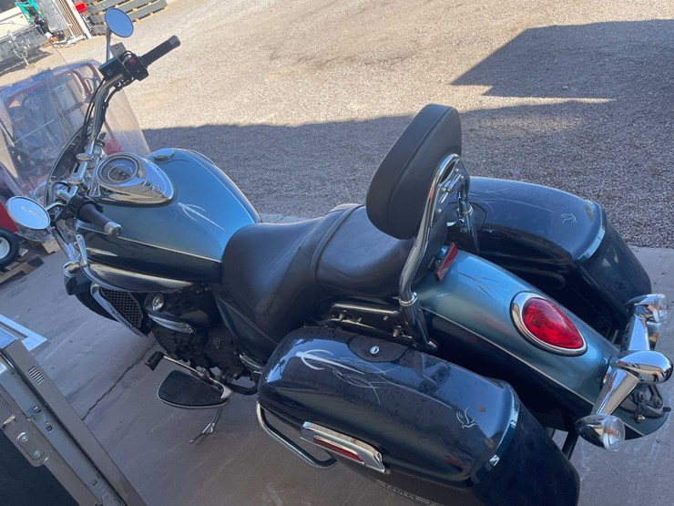 #173-•-2009-triumph-rocket-iii-motorcycle-(has-tx-title)-image-3