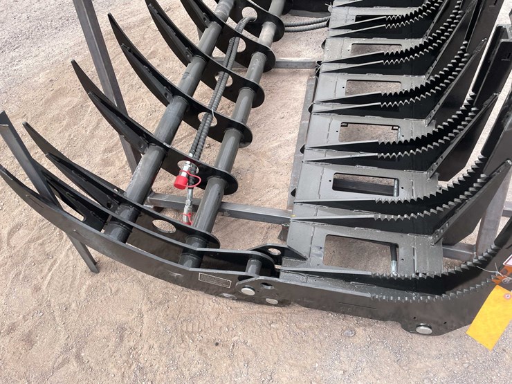 #3119-•-unused-2026-skid-steer-curved-log-grabber-image-13