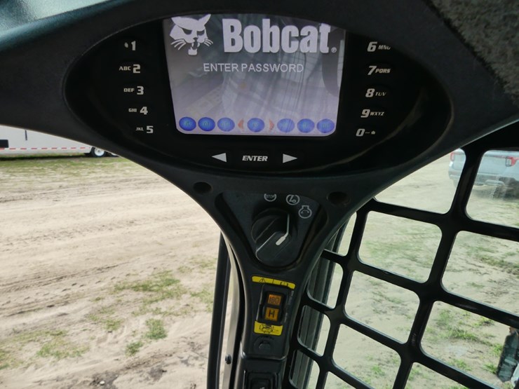 2023-bobcat-t770-image-15