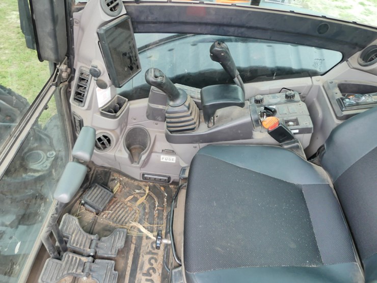 kubota-u55-5-image-13