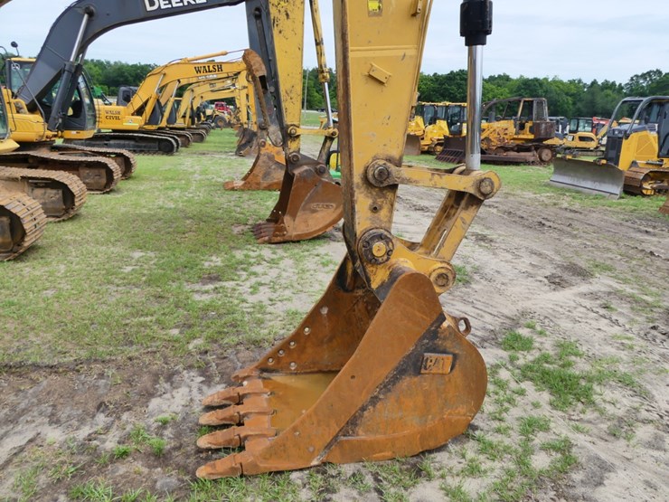 caterpillar-323-image-8