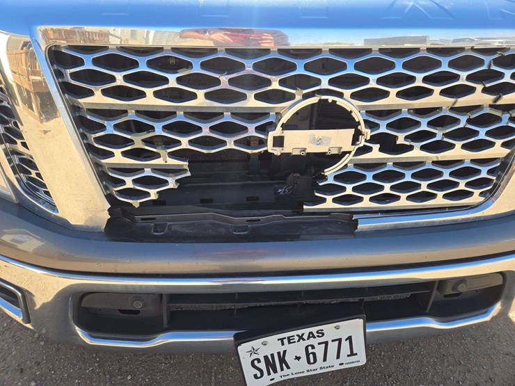 2017-nissan-titan-image-7