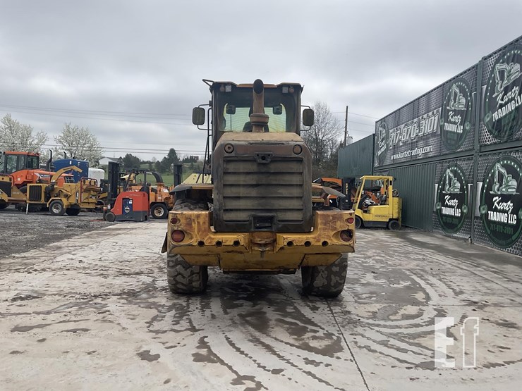 2015-caterpillar-938k-image-3