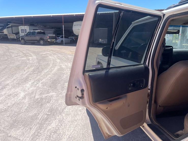 #152-•-2000-jeep-4x4-(has-tx-rebuilt-salvage-title)-image-55