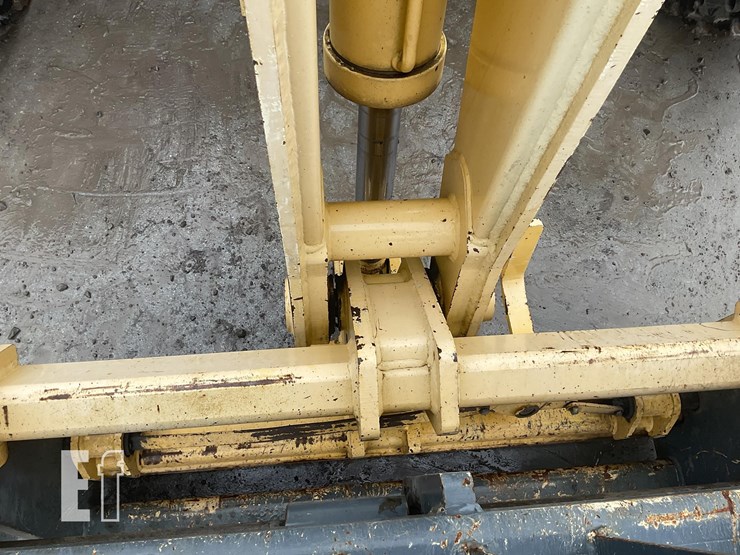 2012-gehl-dl12-40-image-10