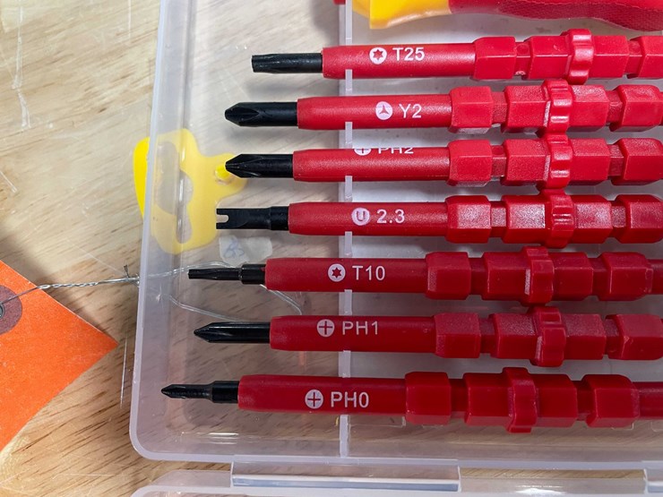 #2570-•-8-piece-multi-purpose-screwdriver-set-(cw)-image-3