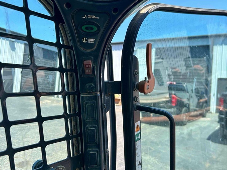 2019-bobcat-t590-image-18
