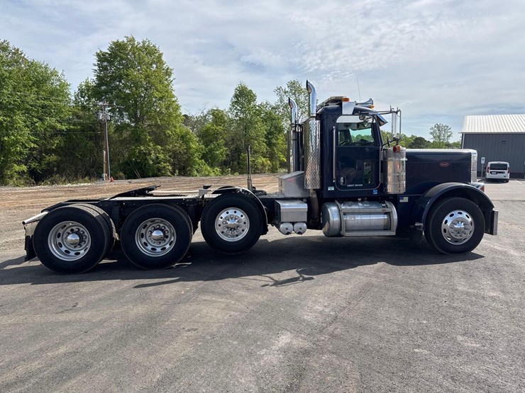 2007-peterbilt-379-image-5