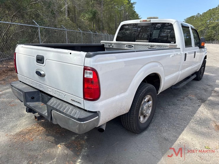 2015-ford-f250-xlt-image-2
