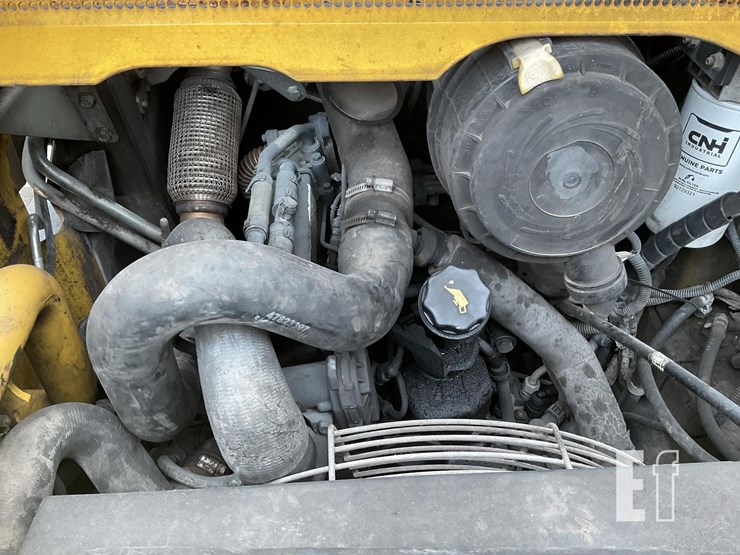 2018-new-holland-l228-image-15