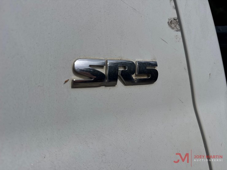 2010-toyota-tundra-sr5-image-11