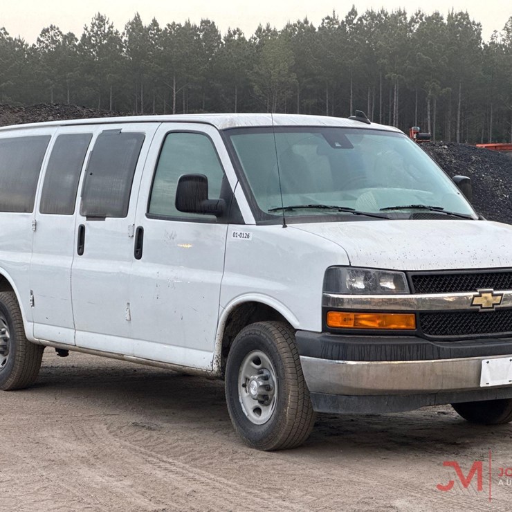 2019 GMC CARGO VAN