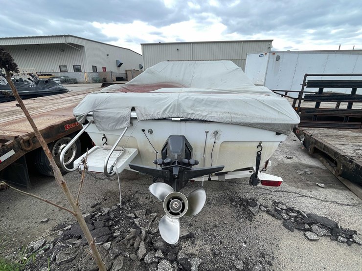 #1489-•-1991-17'-renker-fiberglass-boat-(has-wi-title)-image-6