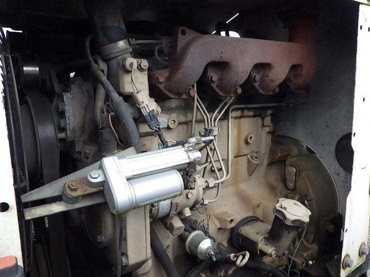 2003-freightliner-fc70-image-26