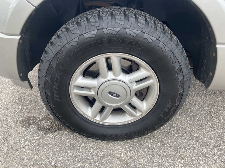 2008-ford-expedition-xlt-image-15