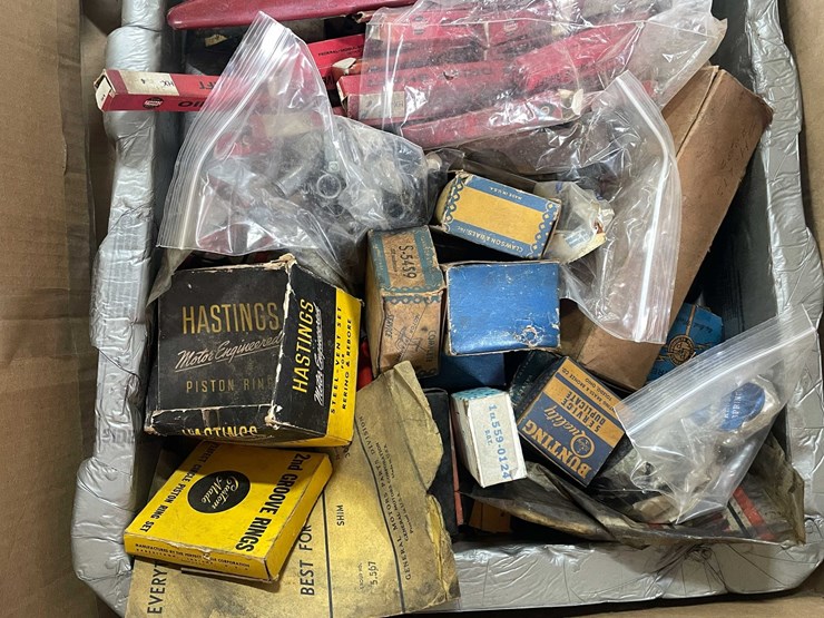 #2543-•-tote-of-car-parts-(g)-image-10