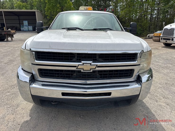 2010-chevrolet-silverado-2500-image-7