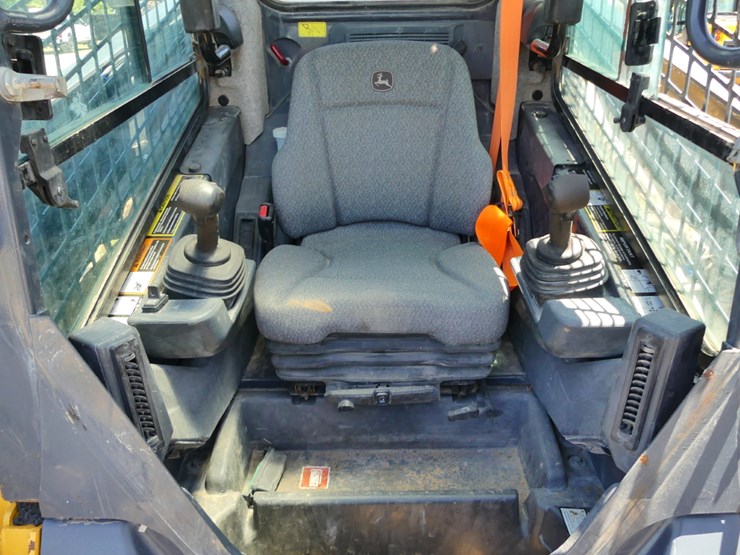 2022-deere-333g-image-12