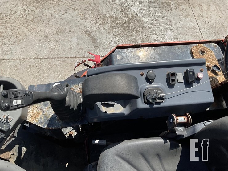 2020-kubota-r630-image-13