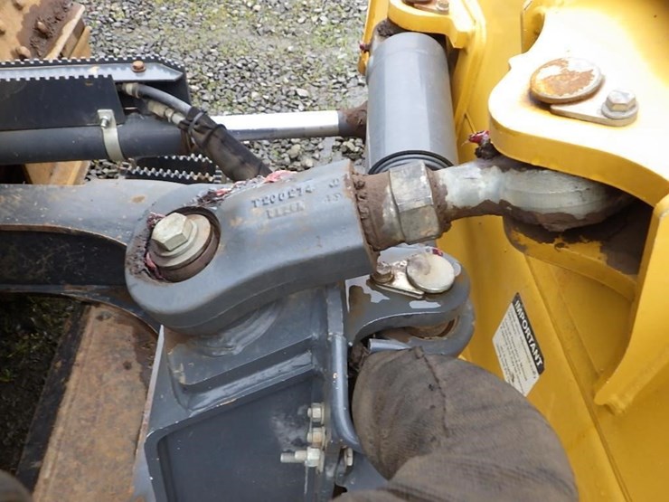 2016-deere-650k-image-18