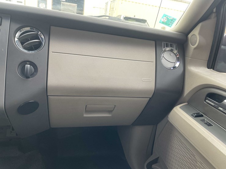 2008-ford-expedition-xlt-image-70