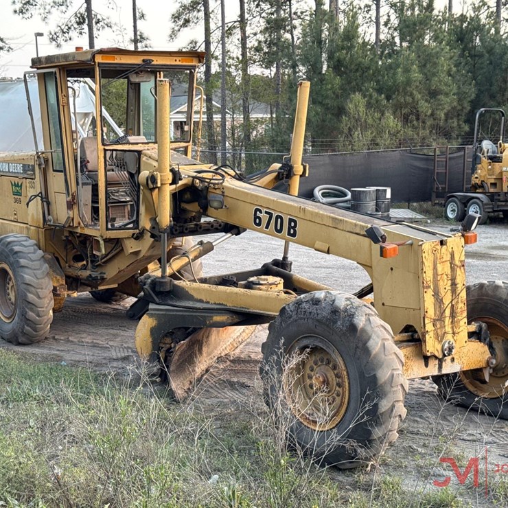 1994 DEERE 670B