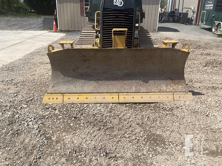 2022-caterpillar-d1-image-11