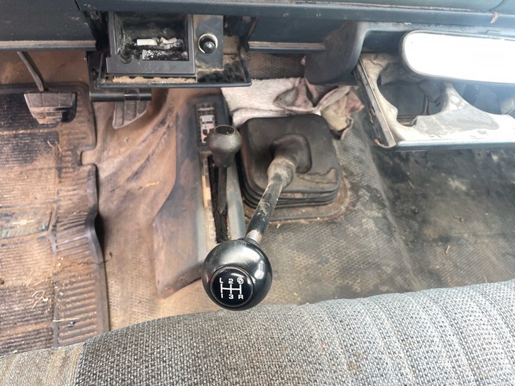 #1476-•-1993-chevy-3/4-ton-truck-(has-wi-title)(of)-image-38